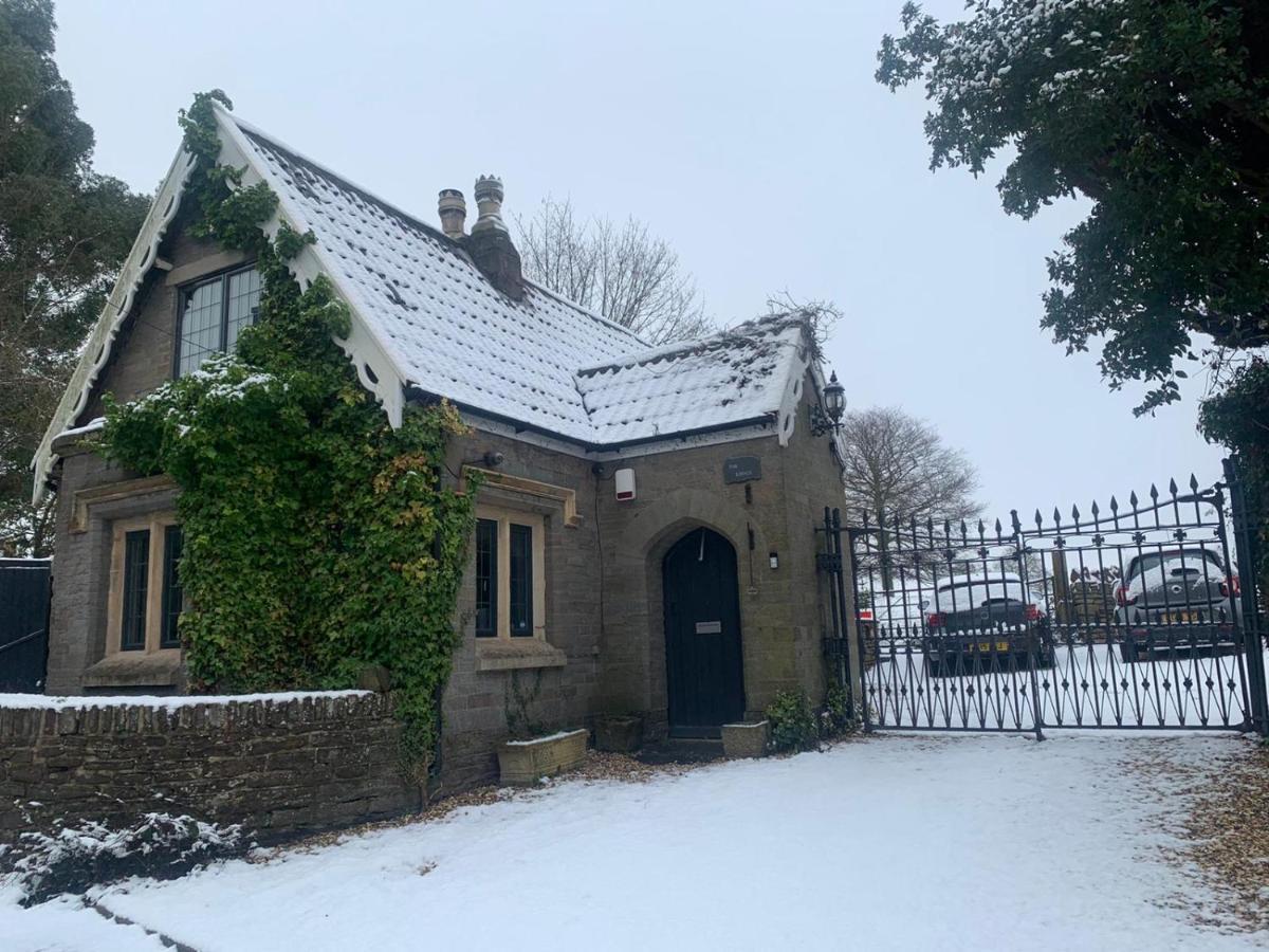 2 Bedroom Cosy Cottage With Hot Tub In Hambrook Close To Bristol City Centre Εξωτερικό φωτογραφία