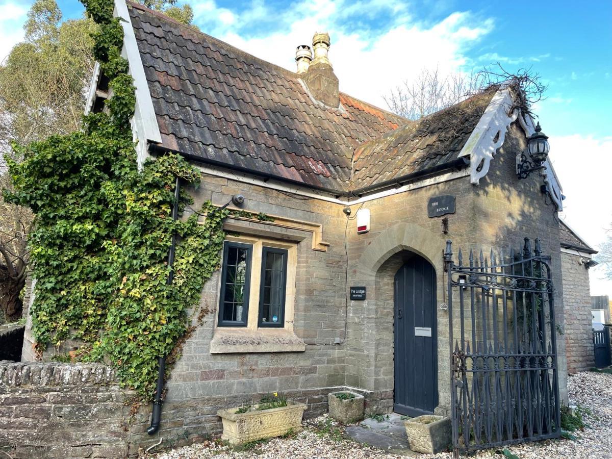 2 Bedroom Cosy Cottage With Hot Tub In Hambrook Close To Bristol City Centre Εξωτερικό φωτογραφία