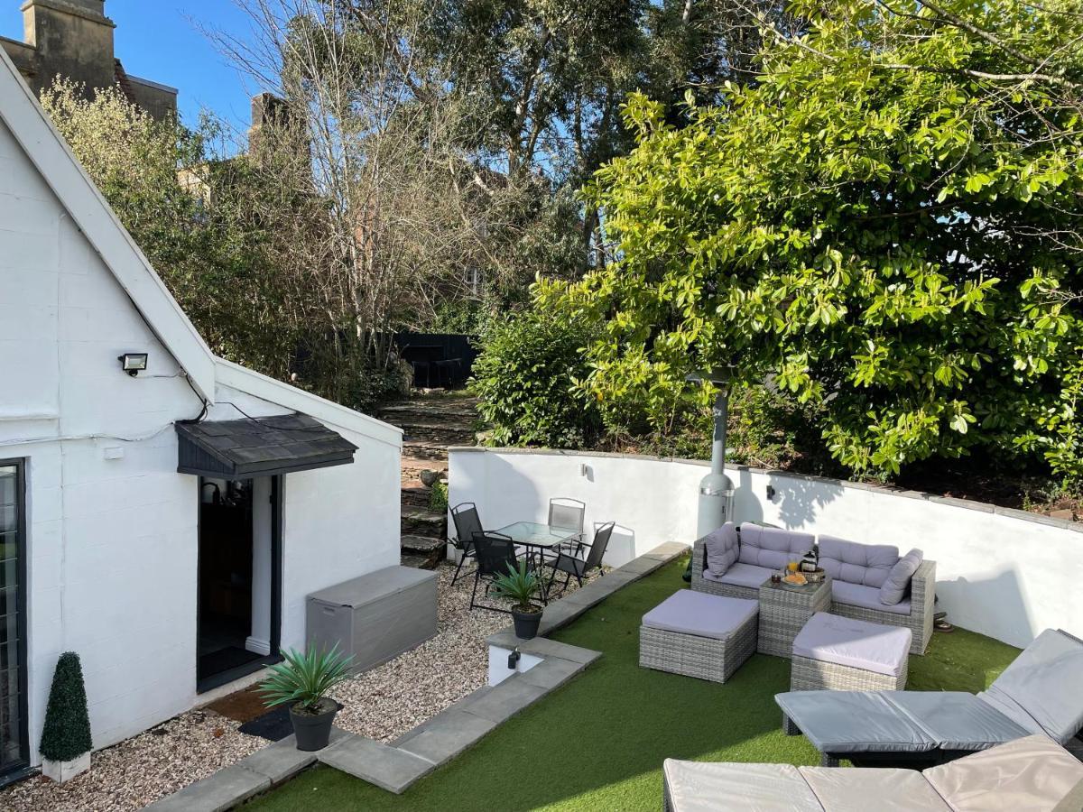 2 Bedroom Cosy Cottage With Hot Tub In Hambrook Close To Bristol City Centre Εξωτερικό φωτογραφία