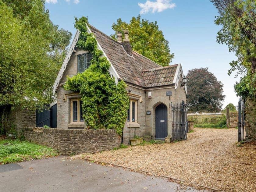 2 Bedroom Cosy Cottage With Hot Tub In Hambrook Close To Bristol City Centre Εξωτερικό φωτογραφία